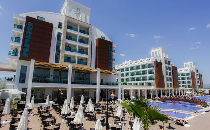 linda_sunny_beach_35432