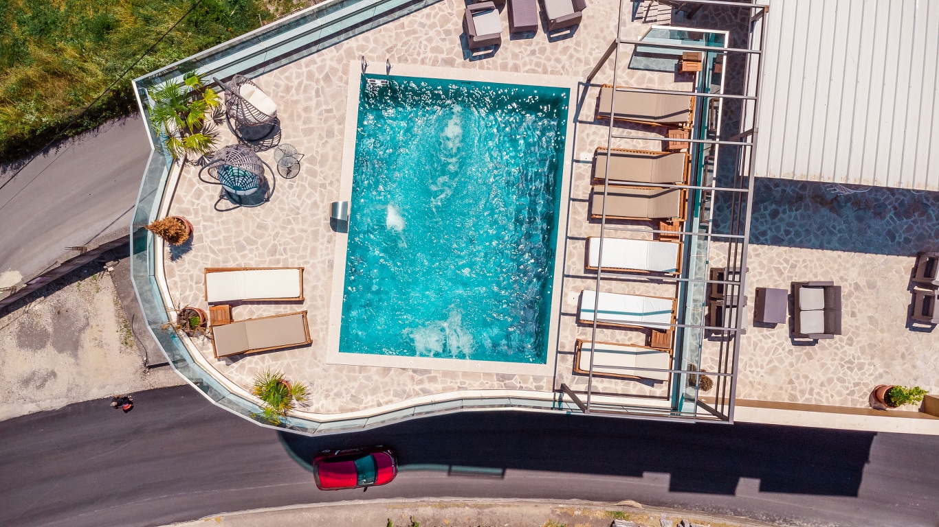 DJI_0223_1366x768